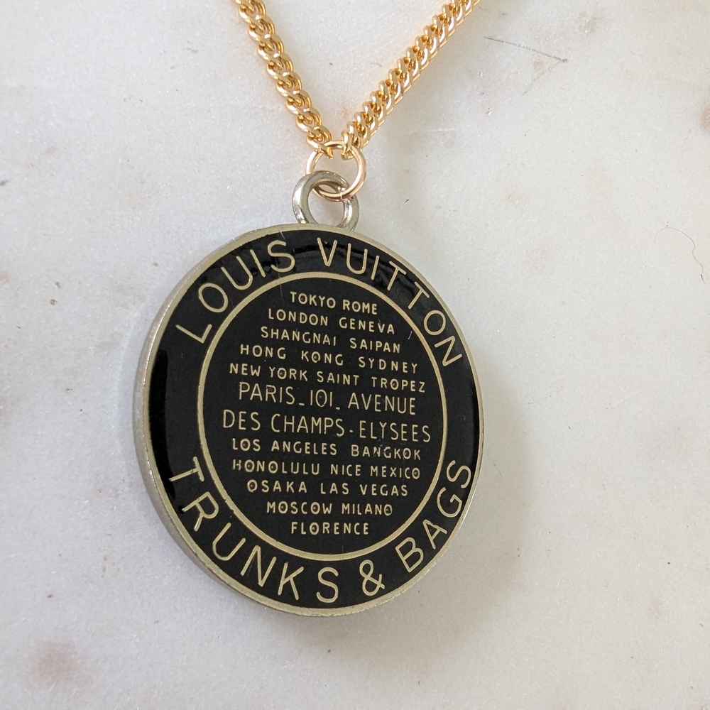 Louis Vuitton Black and Gold Pendant Necklace - Picture 4 of 4